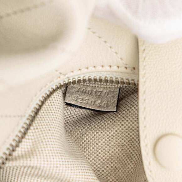 GUCCI Authentic White Leather Shoulder Bag - Picture 9 of 10